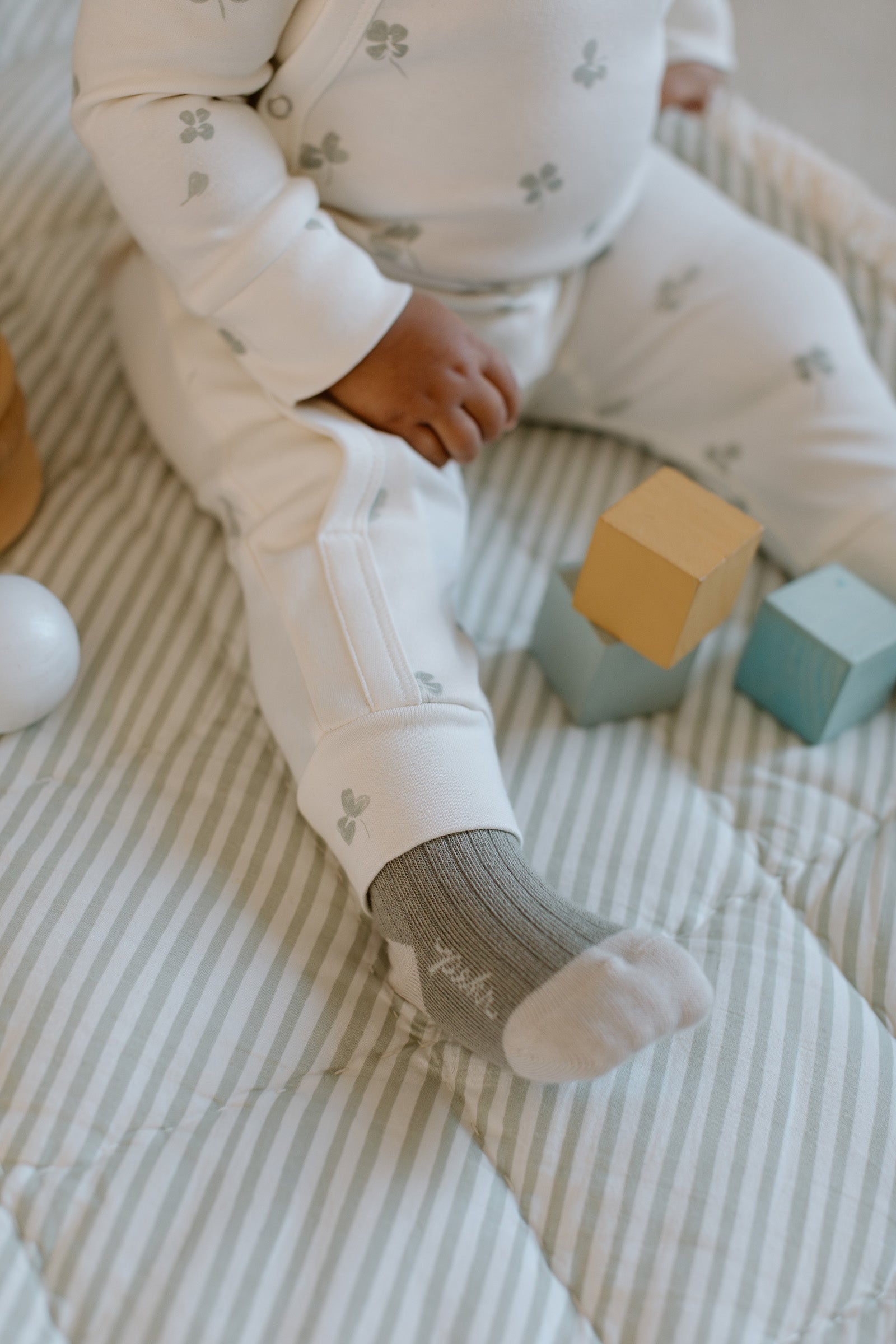 Crew Socks with grips 3-Pack - Sage