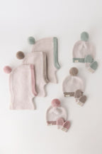 wool knit mitten rose