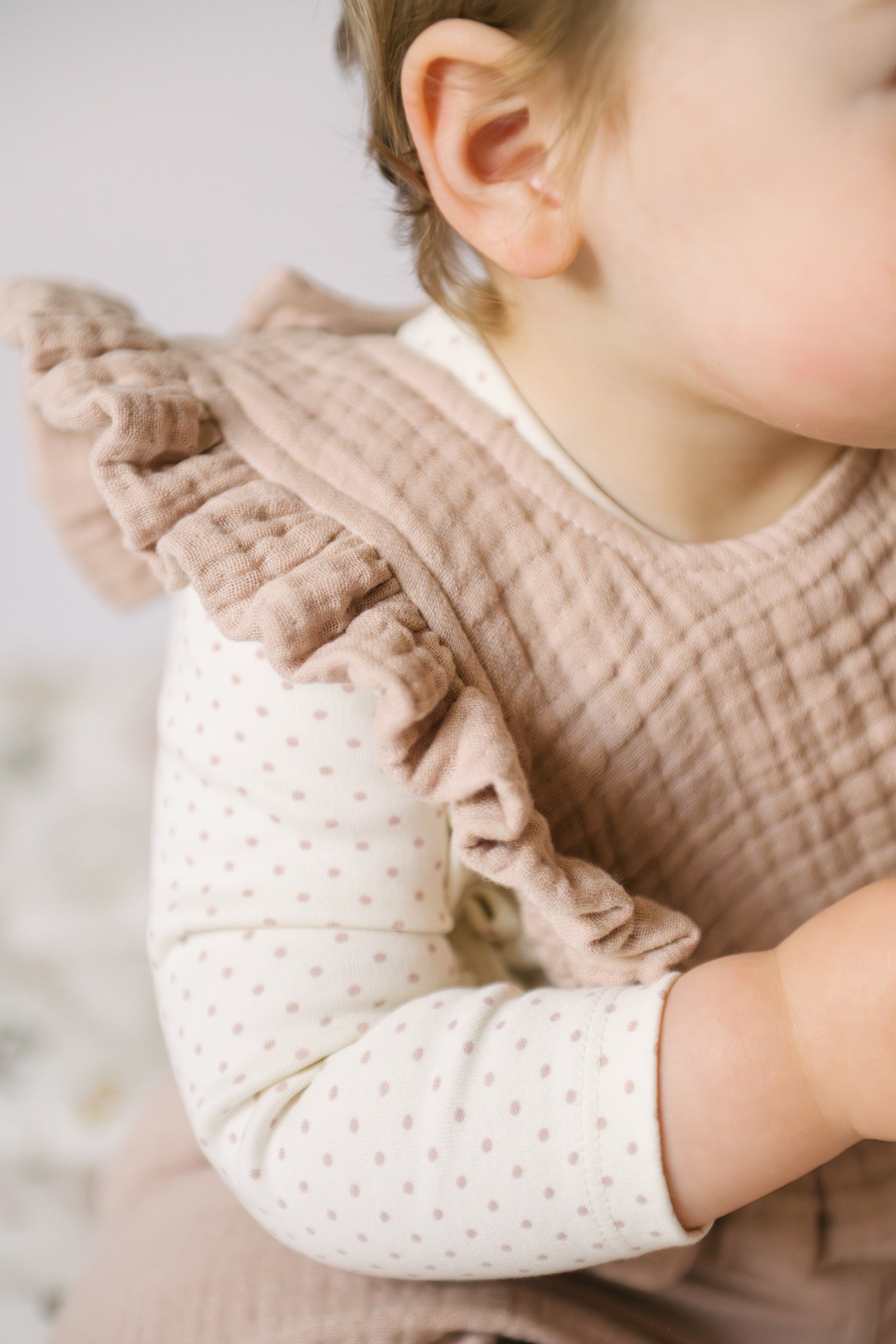 Muslin Ruffle Bib Set of 2 - Fawn & Sienna