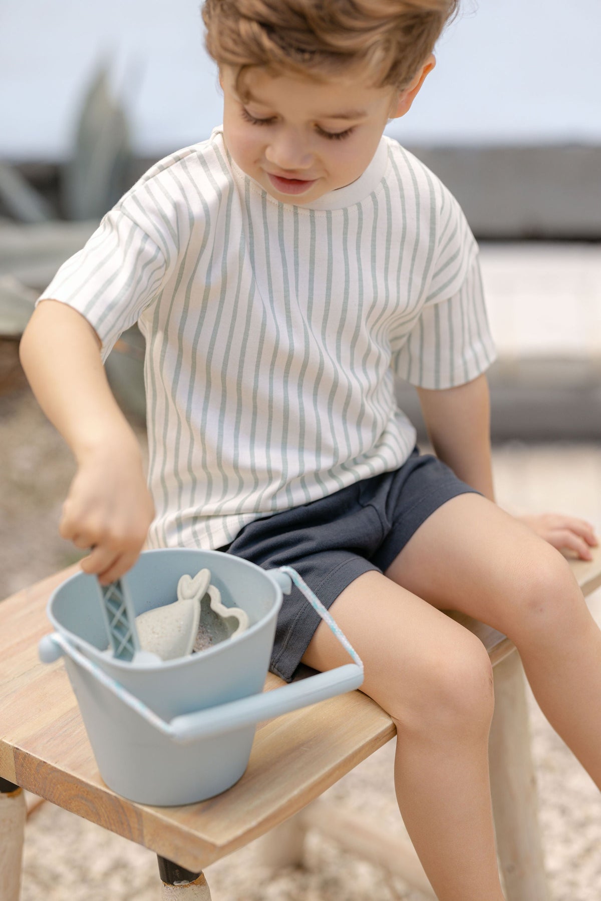 garment dye short ink blue