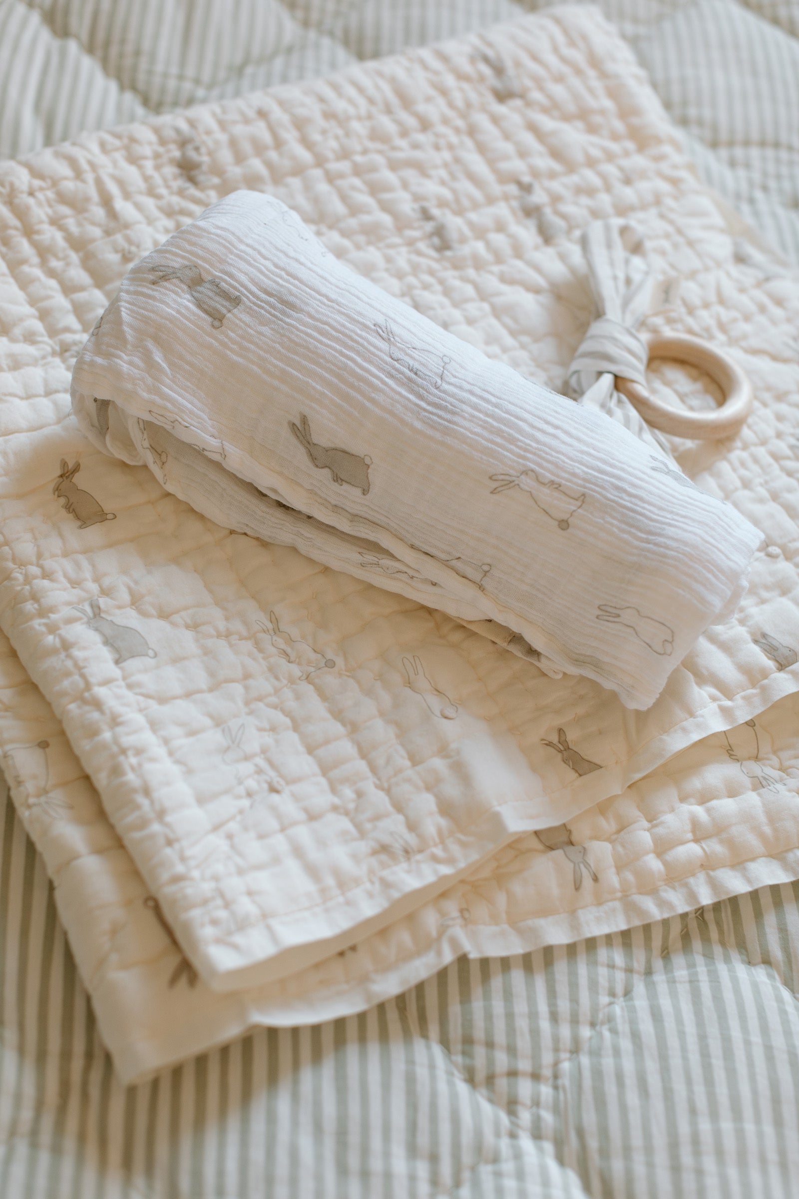 Organic Cotton Muslin Swaddle - Bunny Hop