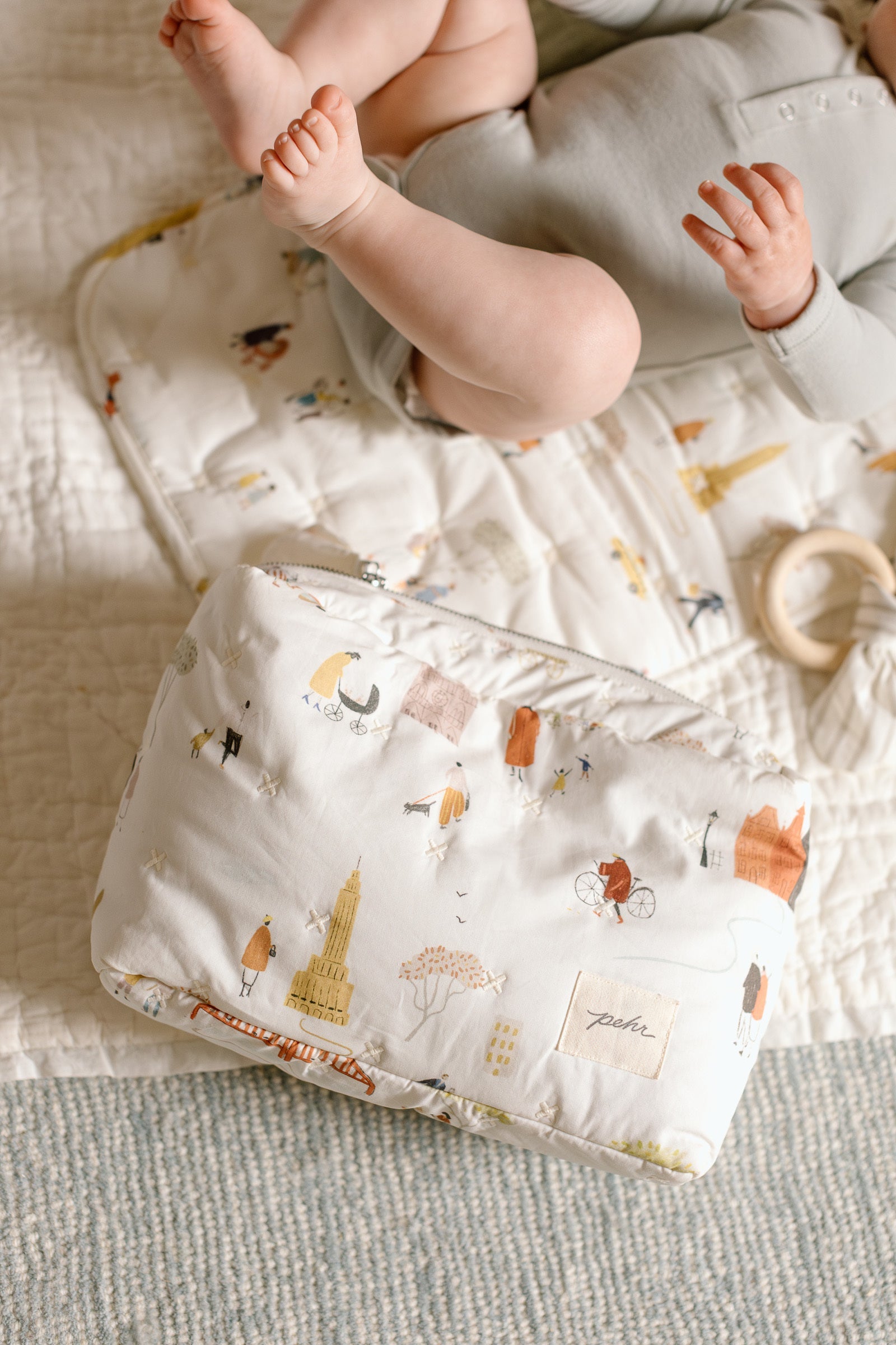 On The Go Pouch - Explore the World