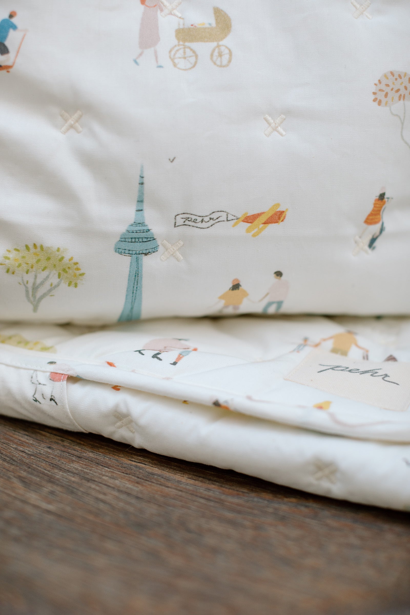 On The Go Pouch - Explore the World