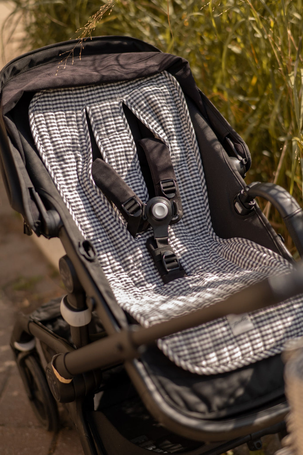 reversible stroller insert gingham indigo /sherpa