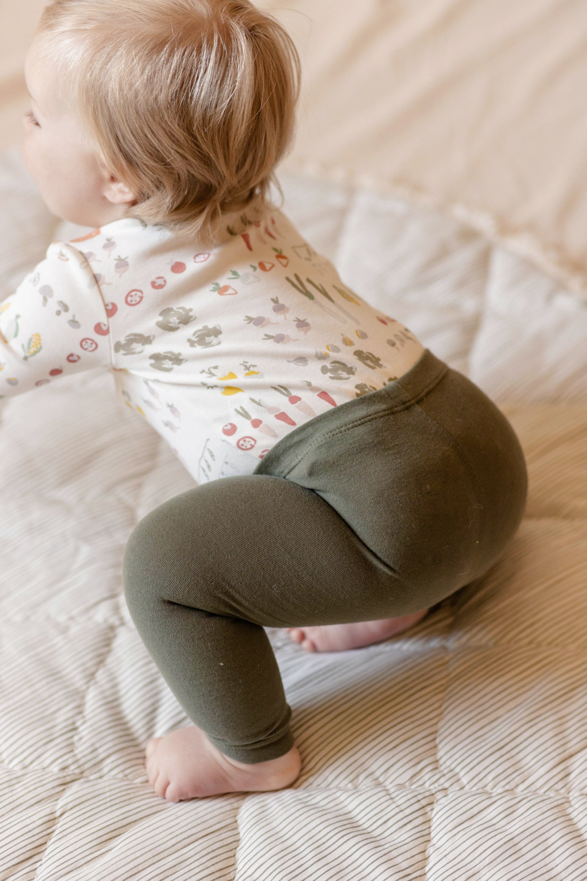 Essentials Legging - Olive