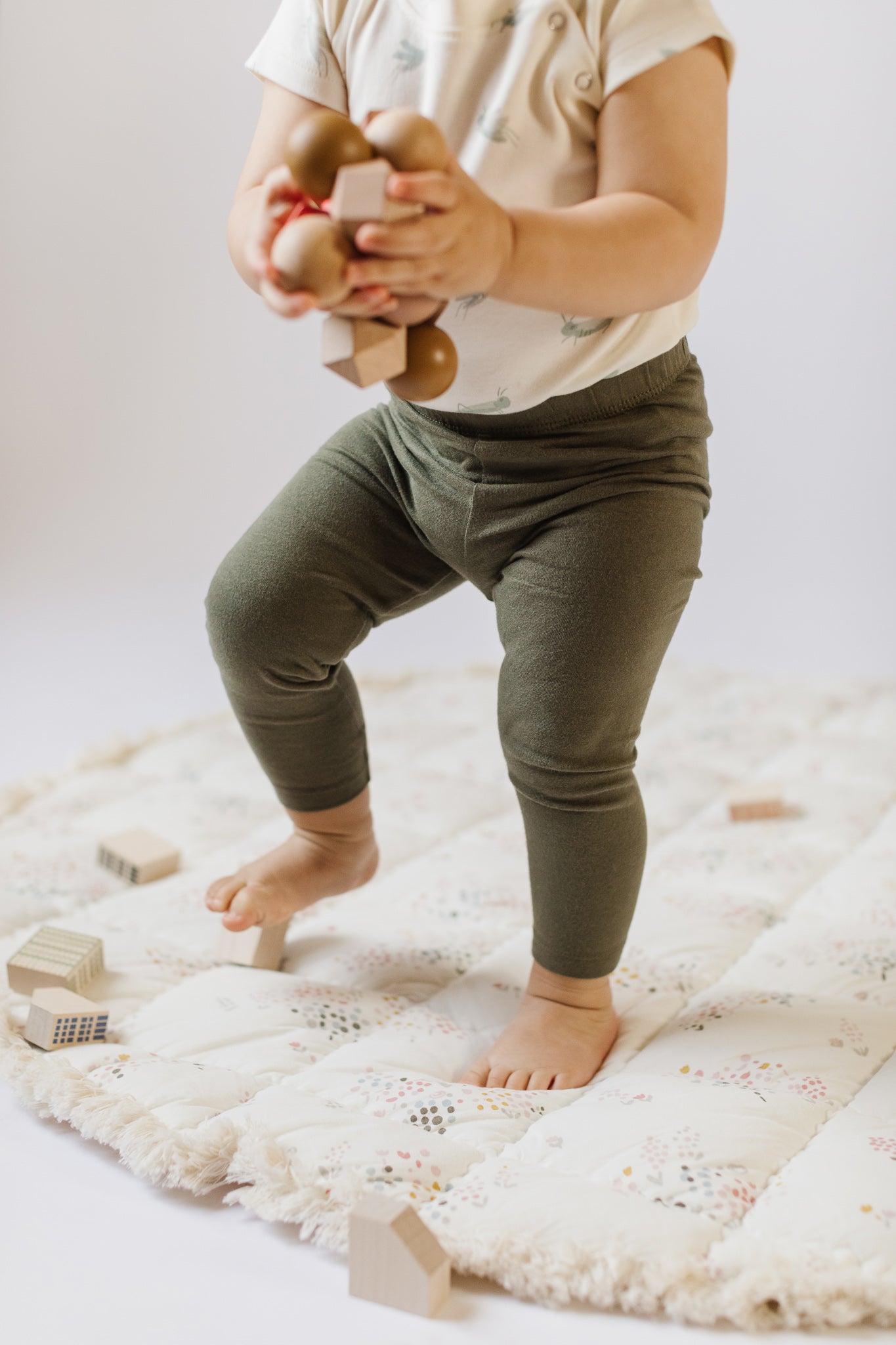 Essentials Legging - Olive