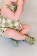 fisherman sandal grass