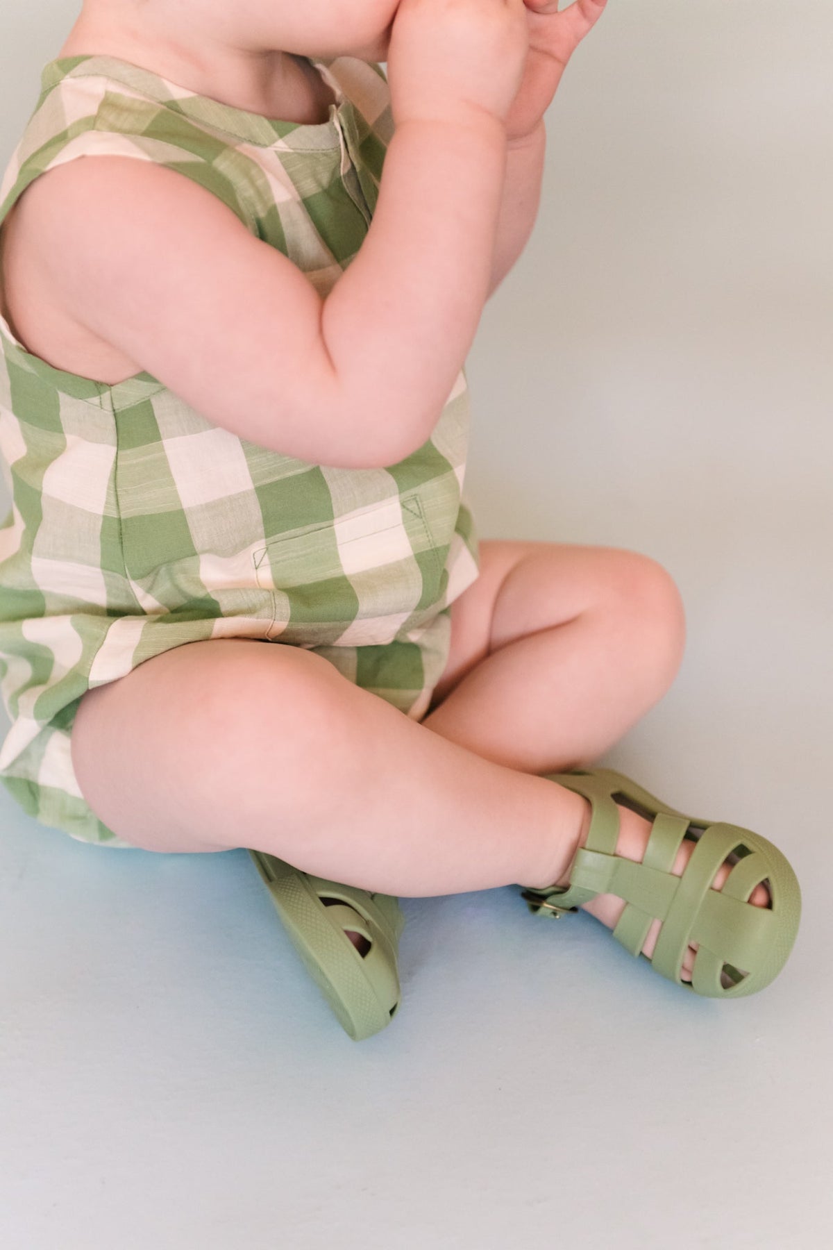 fisherman sandal grass