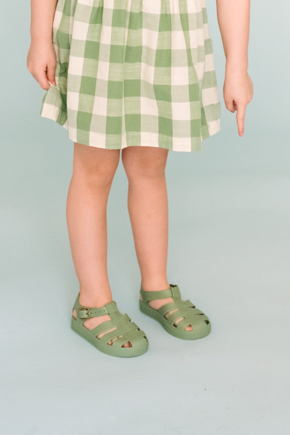 fisherman sandal grass