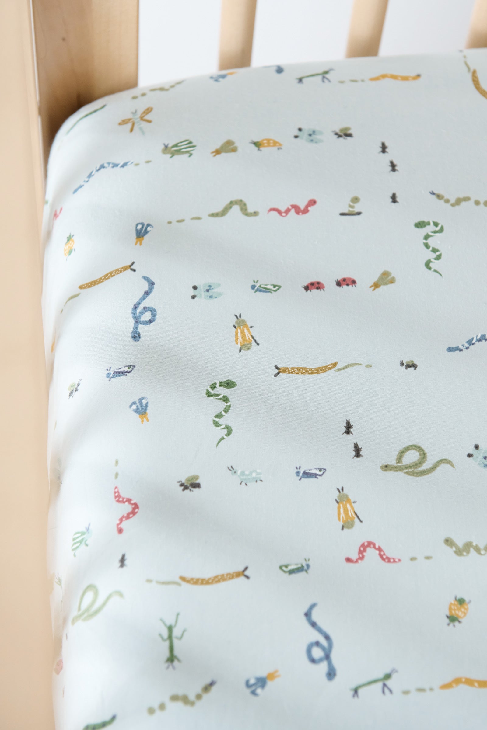 Crib Sheet - Crawling Critters