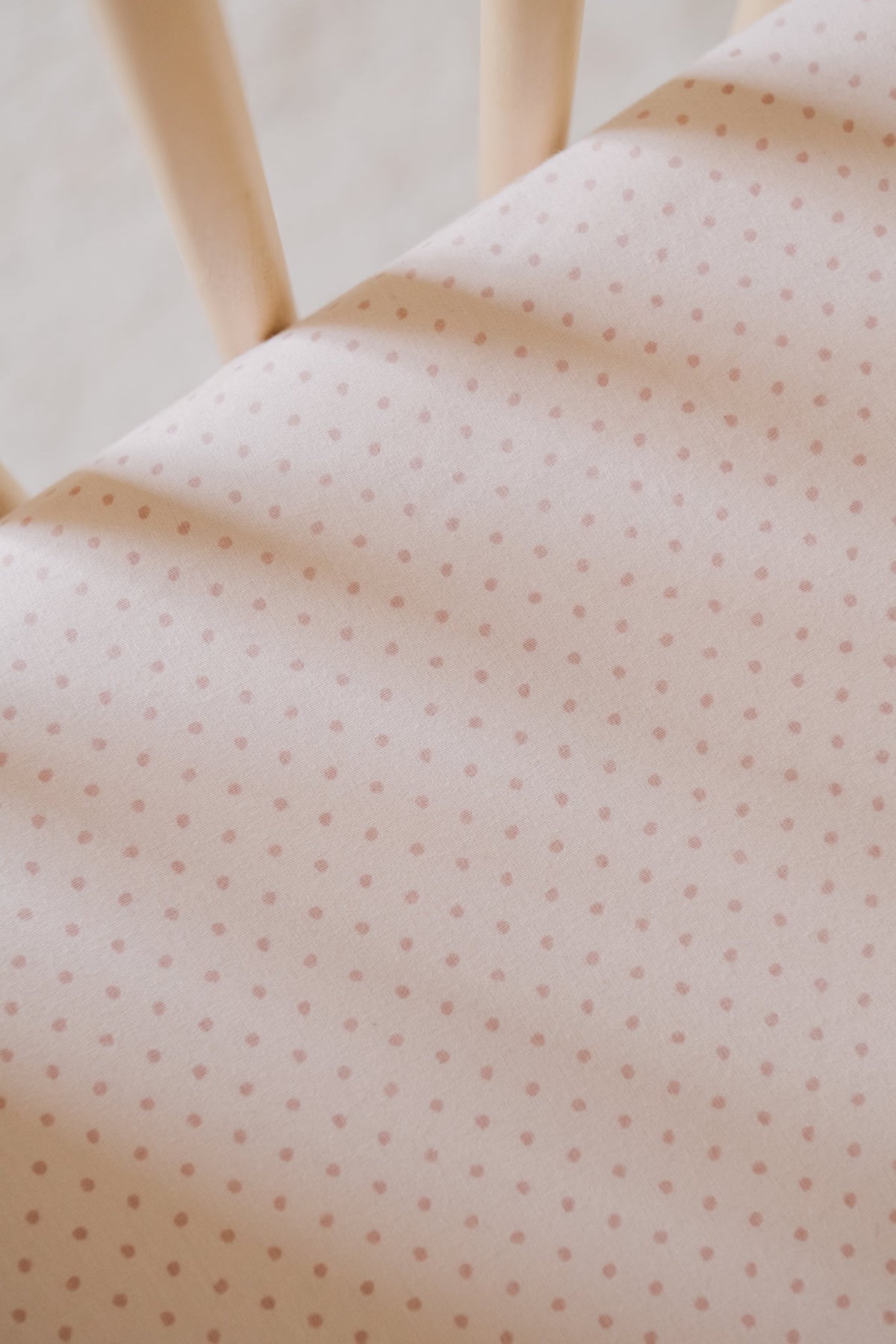 pin dot crib sheet peony