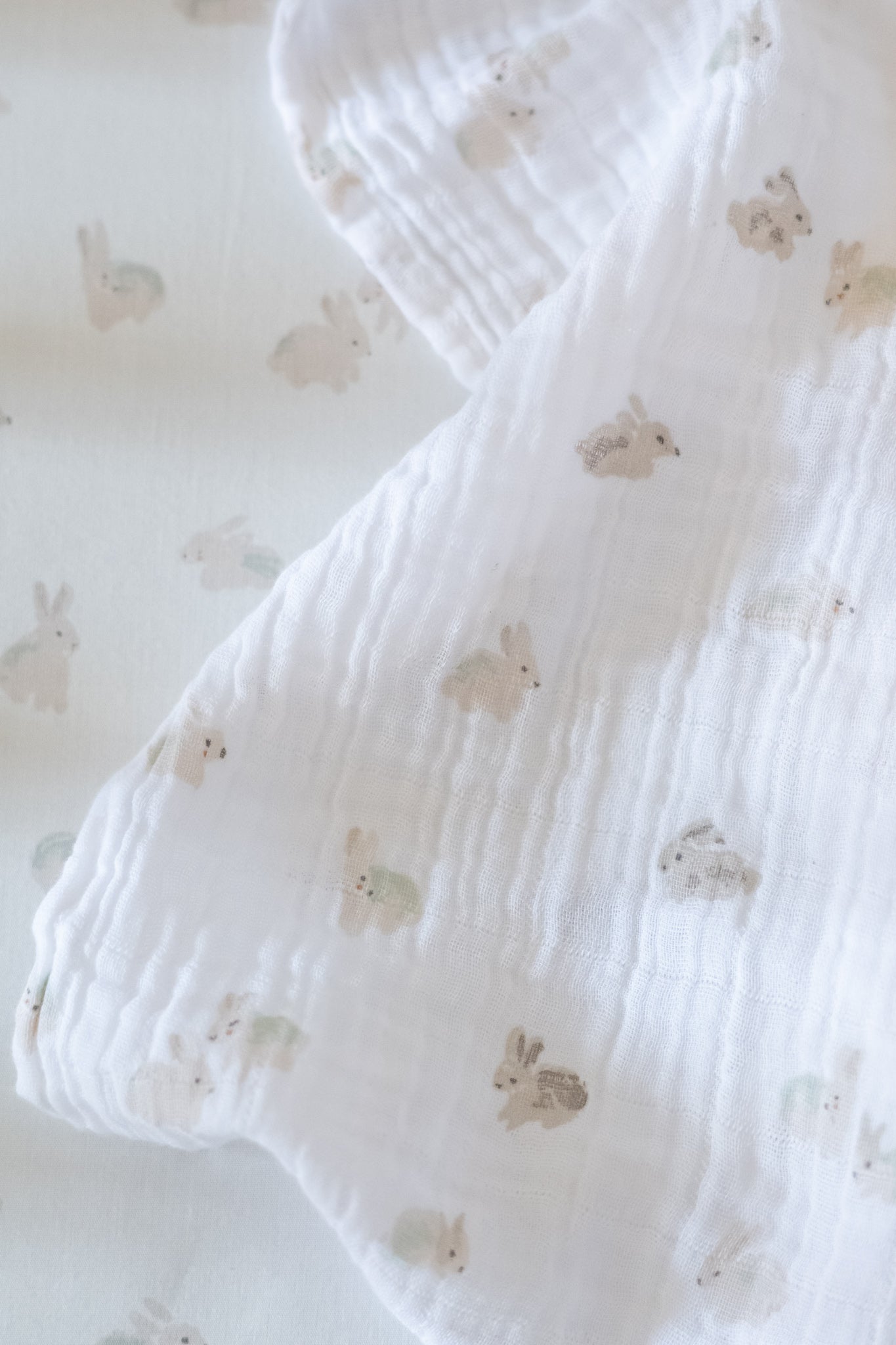 Organic Cotton Muslin Swaddle - Hoppy Bunny