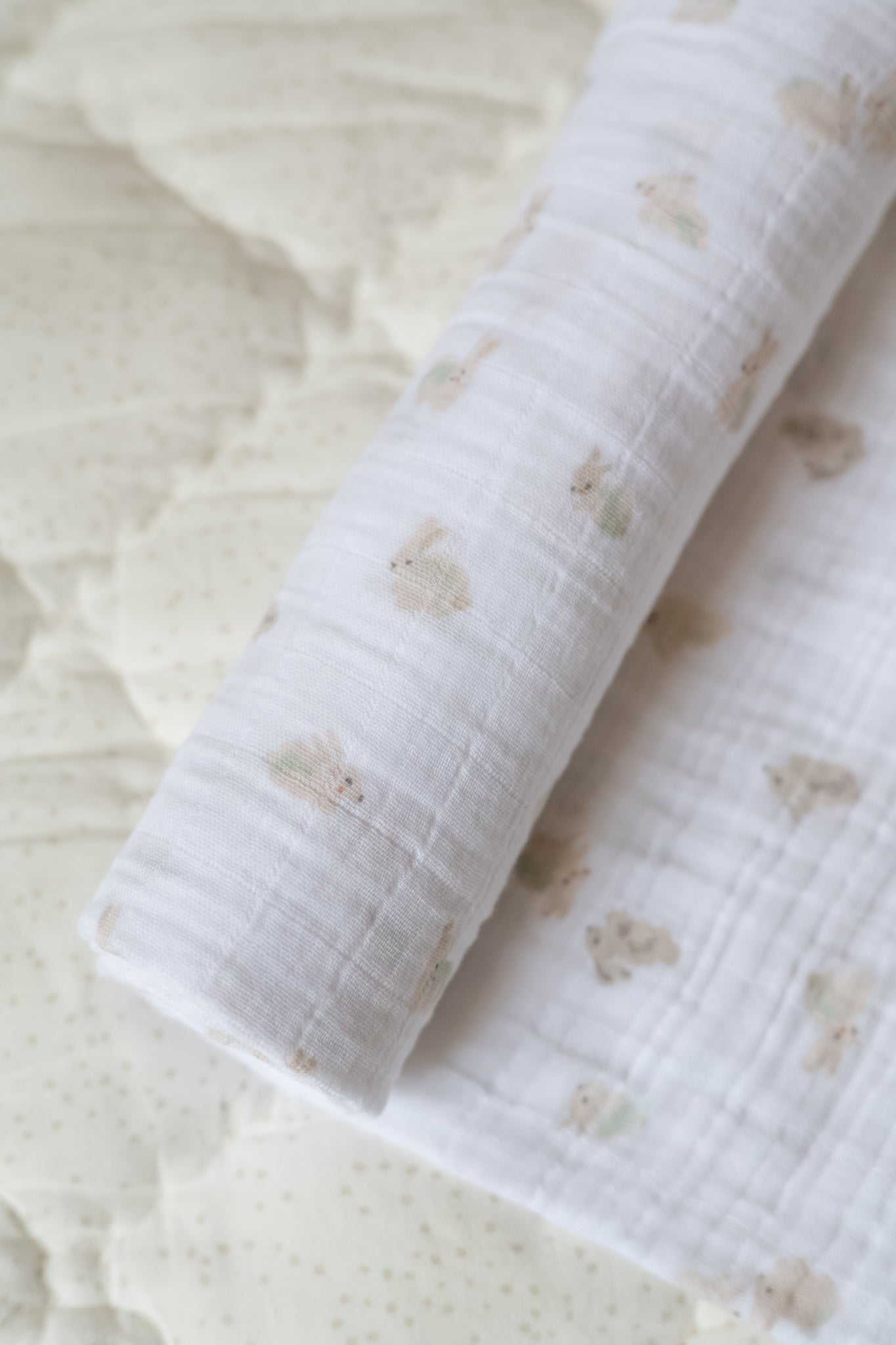 Organic Cotton Muslin Swaddle - Hoppy Bunny