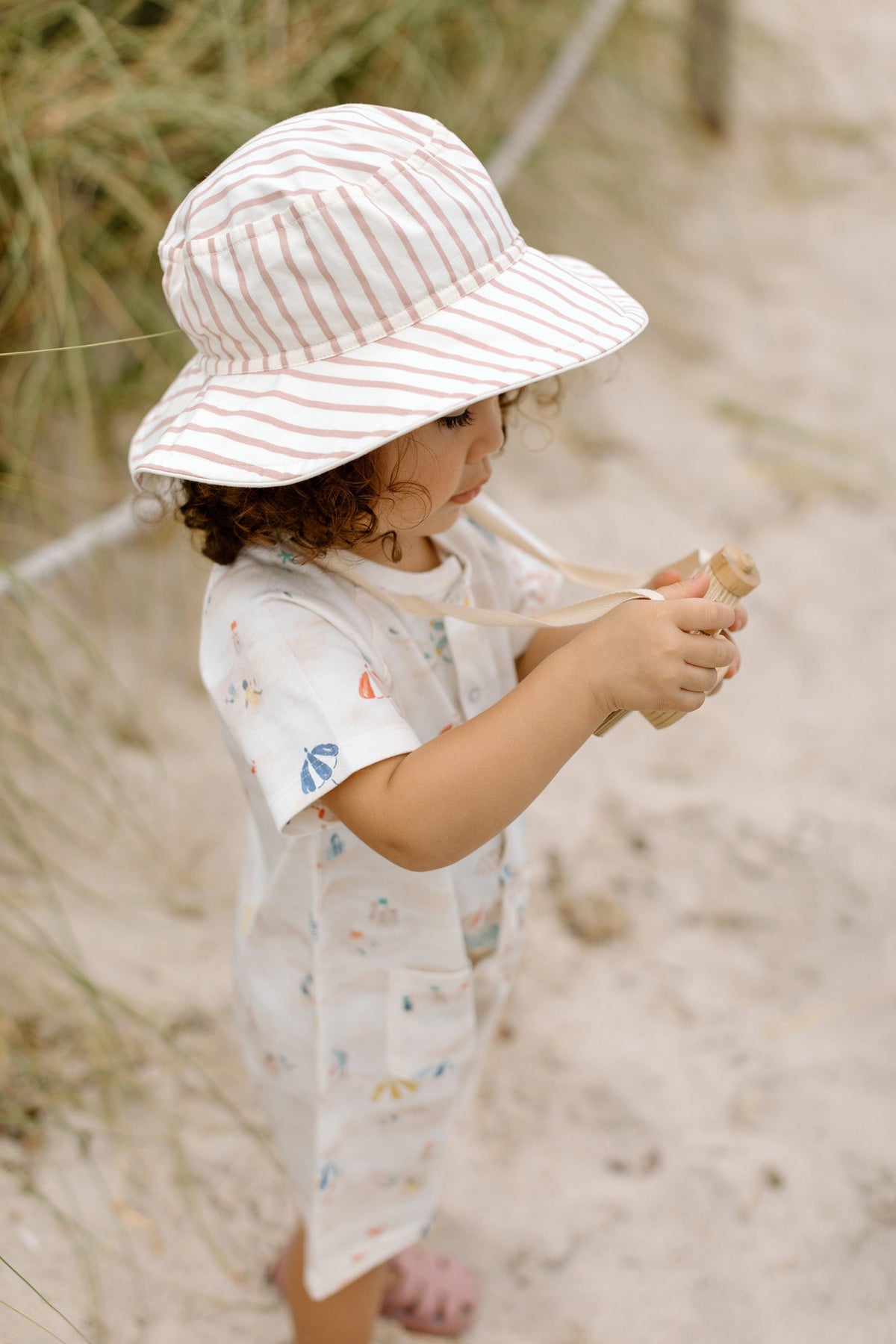 bucket hat stripes away peony