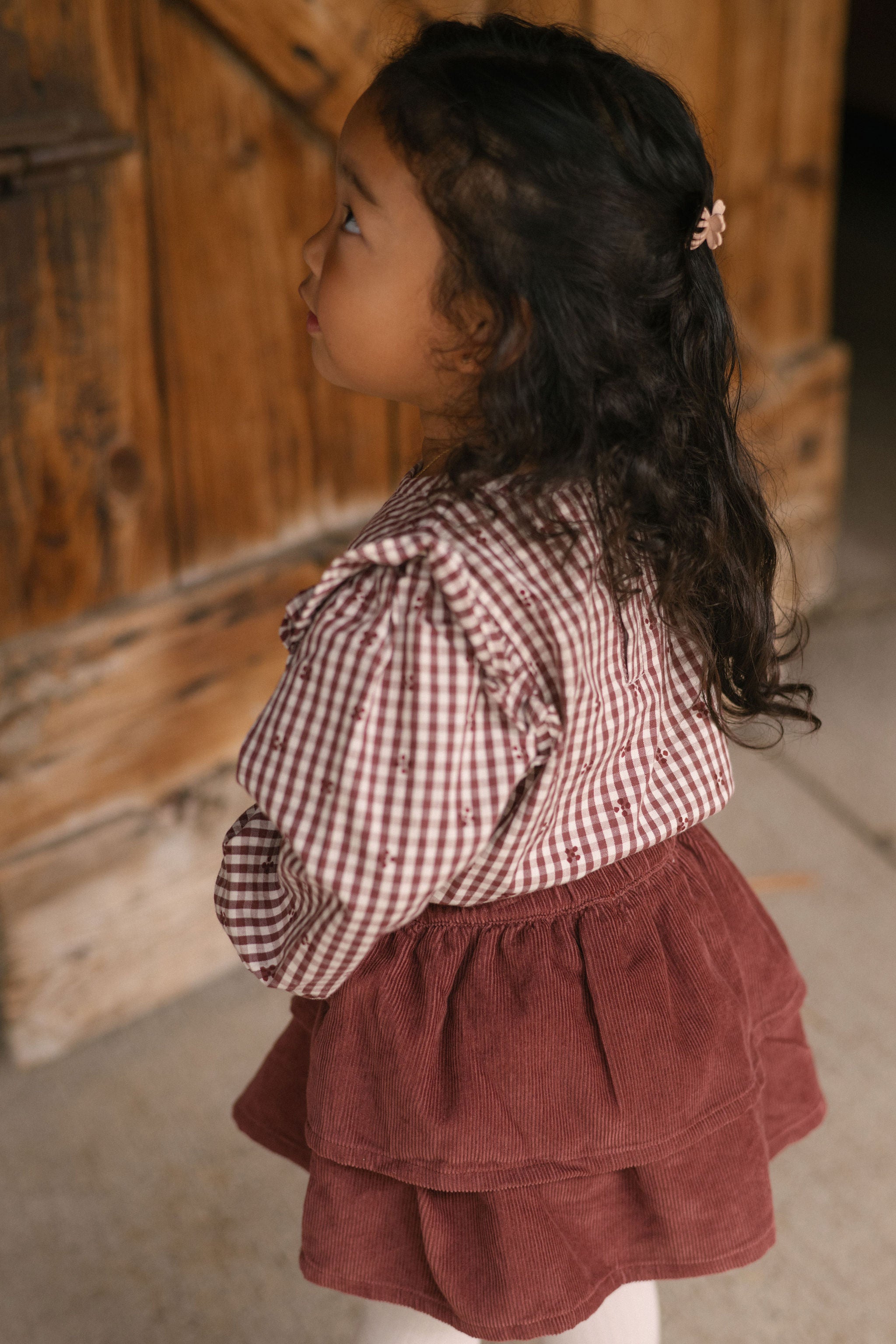 Printed Gingham Ruffle Top - Mulberry Clover- Side- On Model