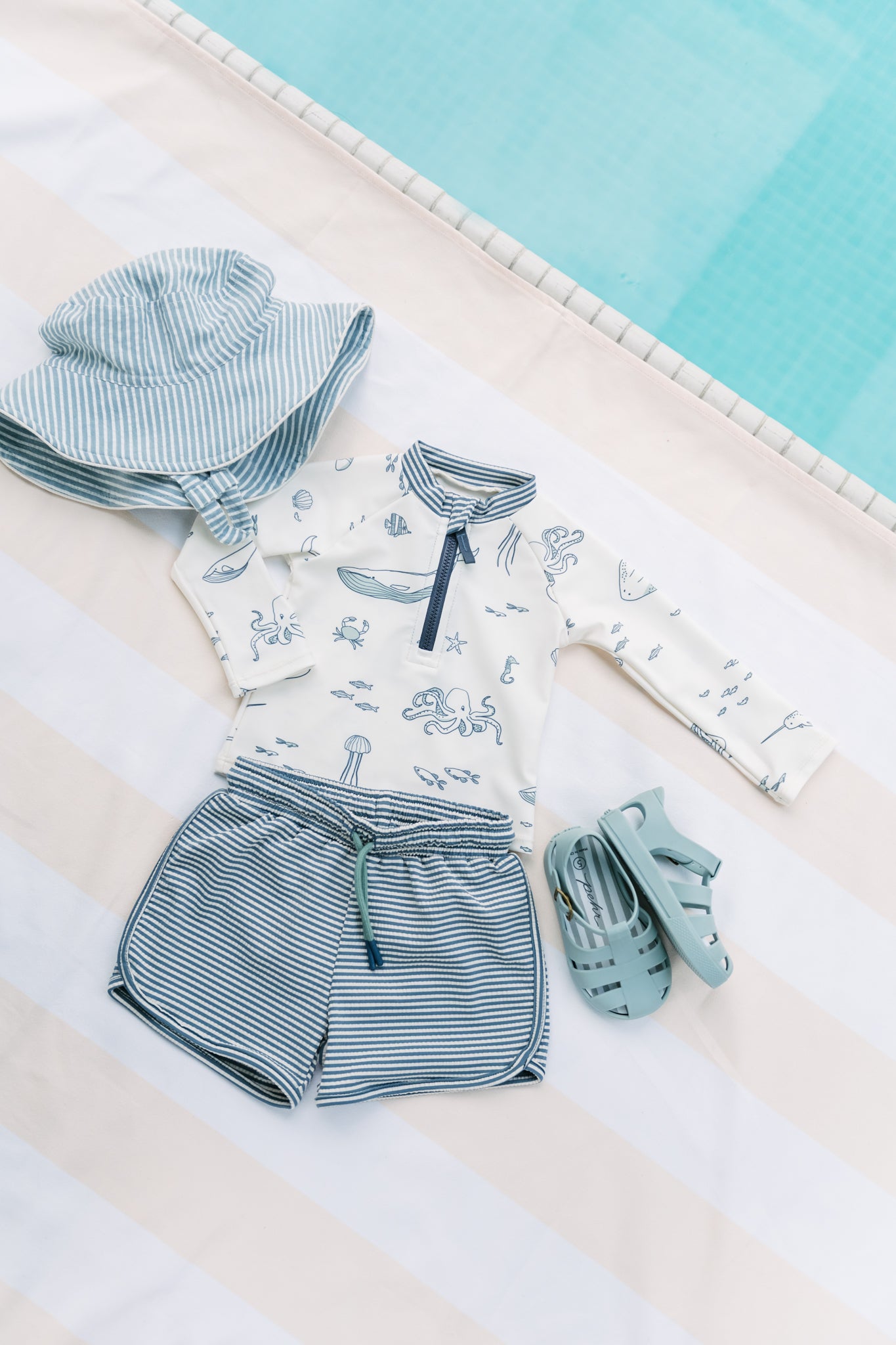 swim rash guard & short life aquatic