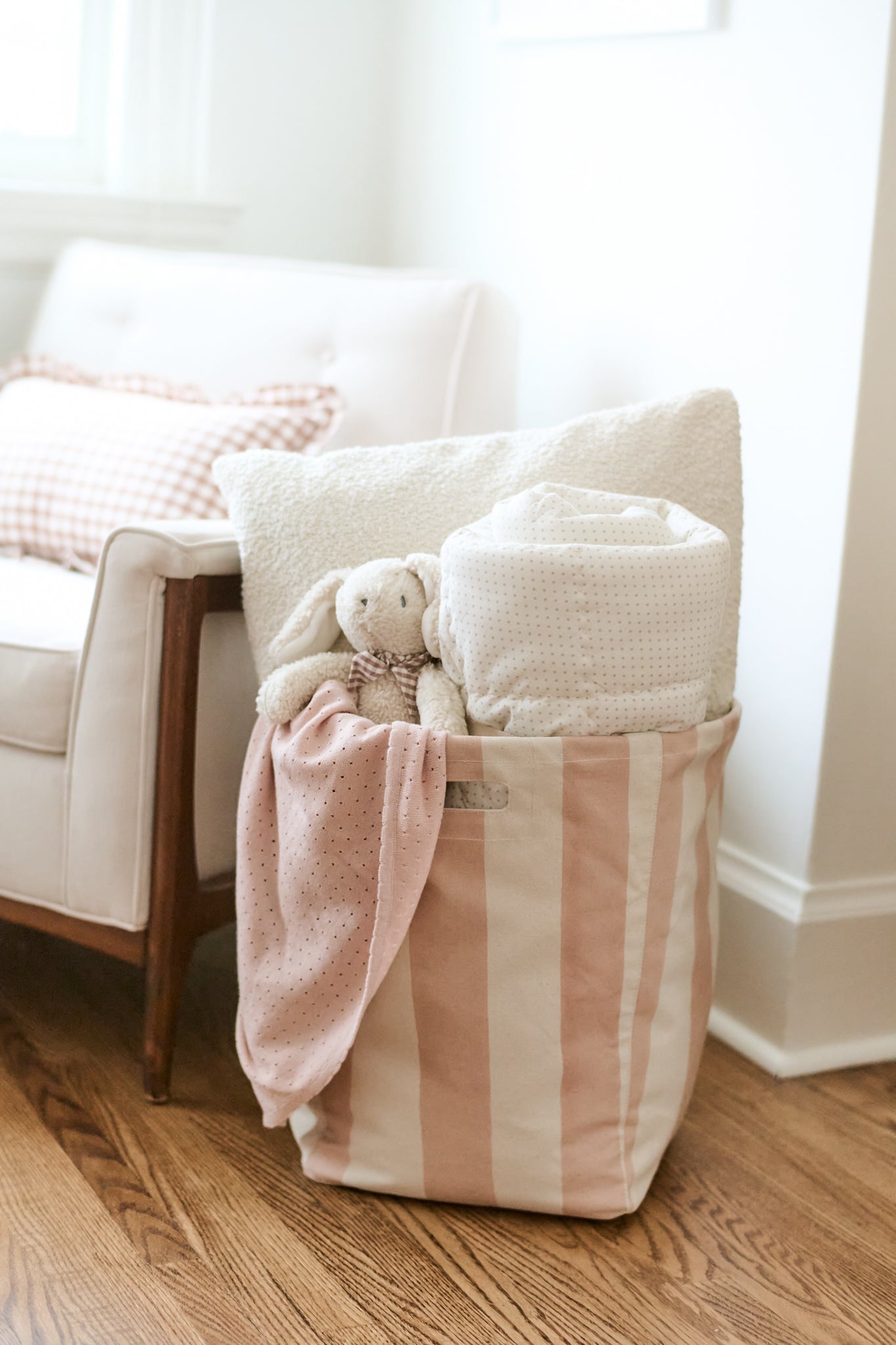 tapered hamper blush