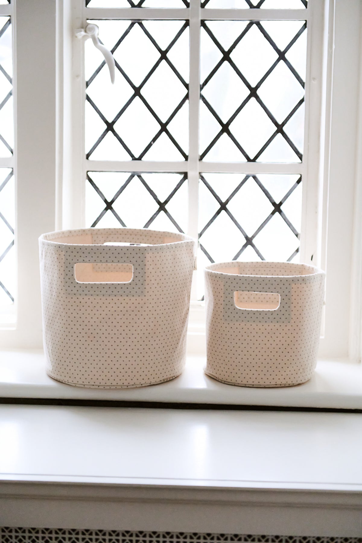 printed basket mini pin dot pebble