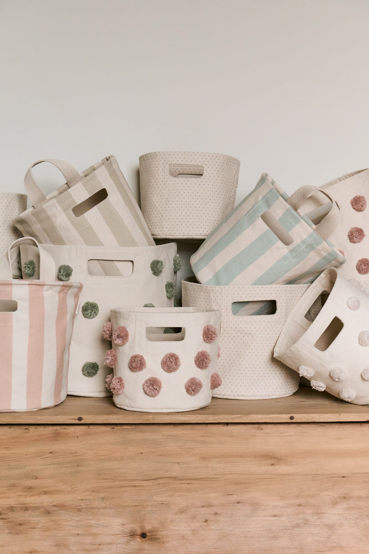 printed basket pint pin dot sea