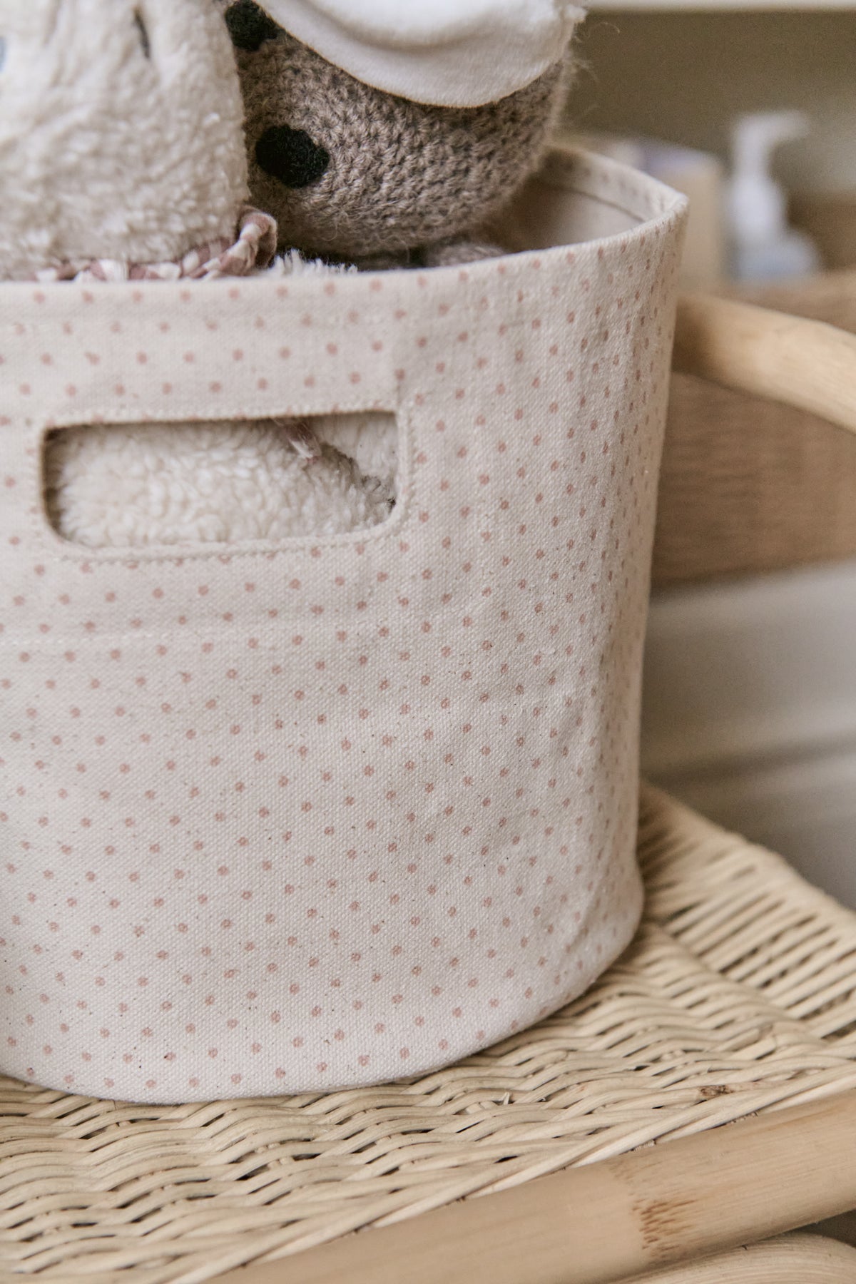 printed basket pint pin dot peony