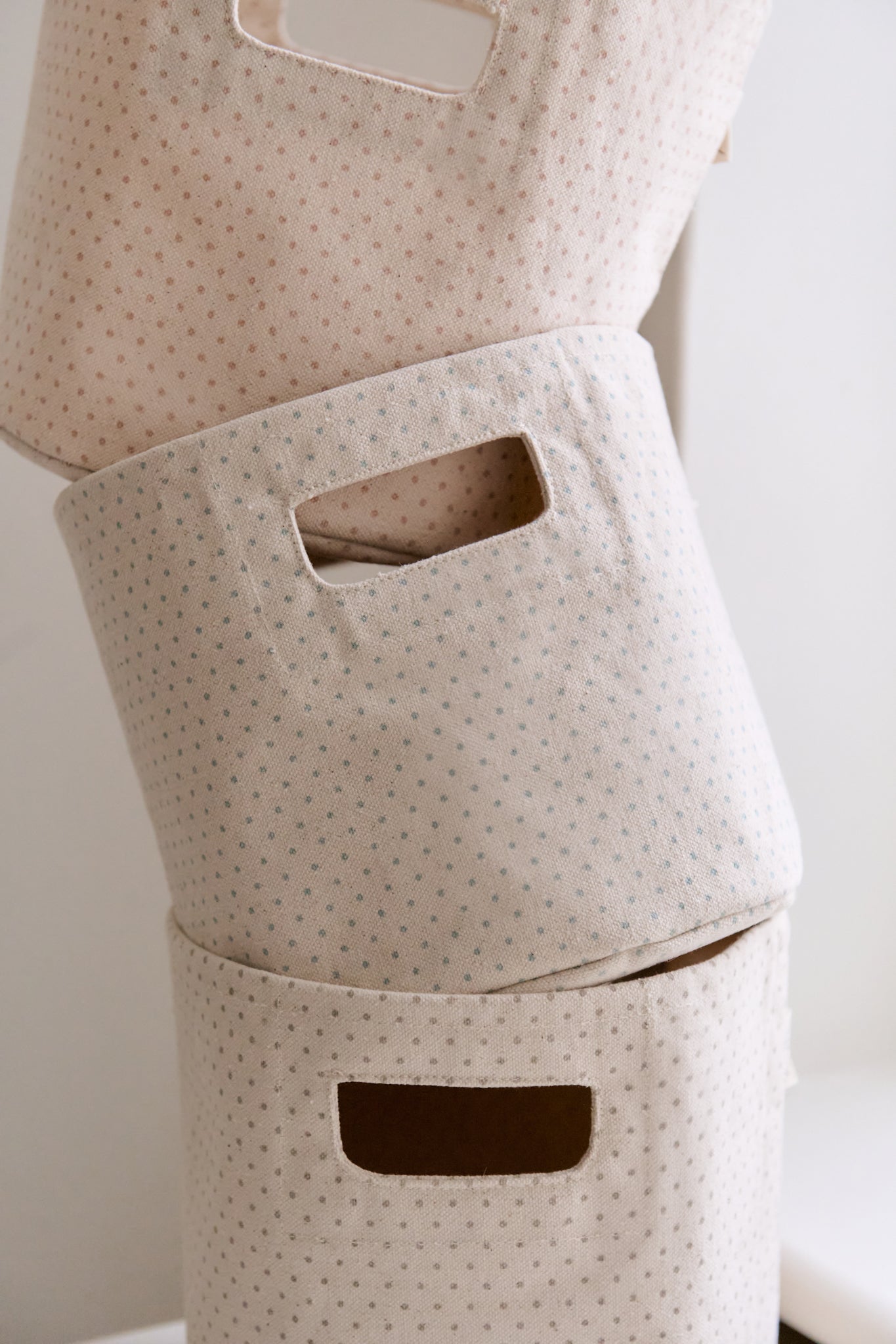printed basket pint pin dot peony