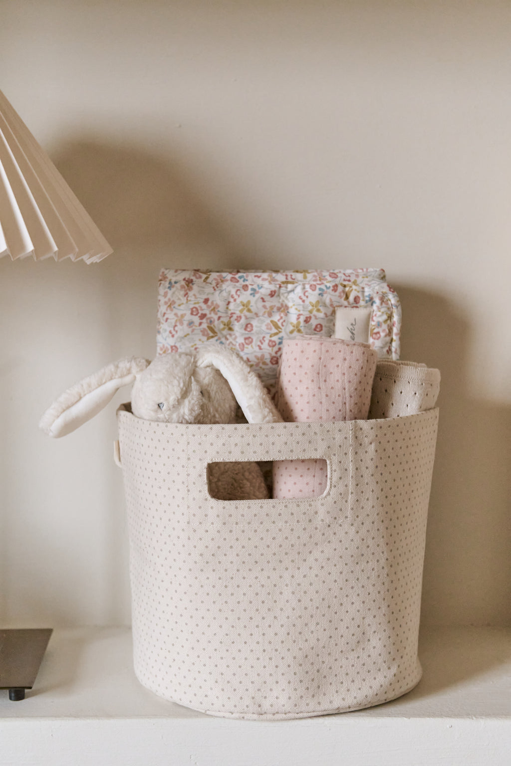 printed basket pint pin dot pebble