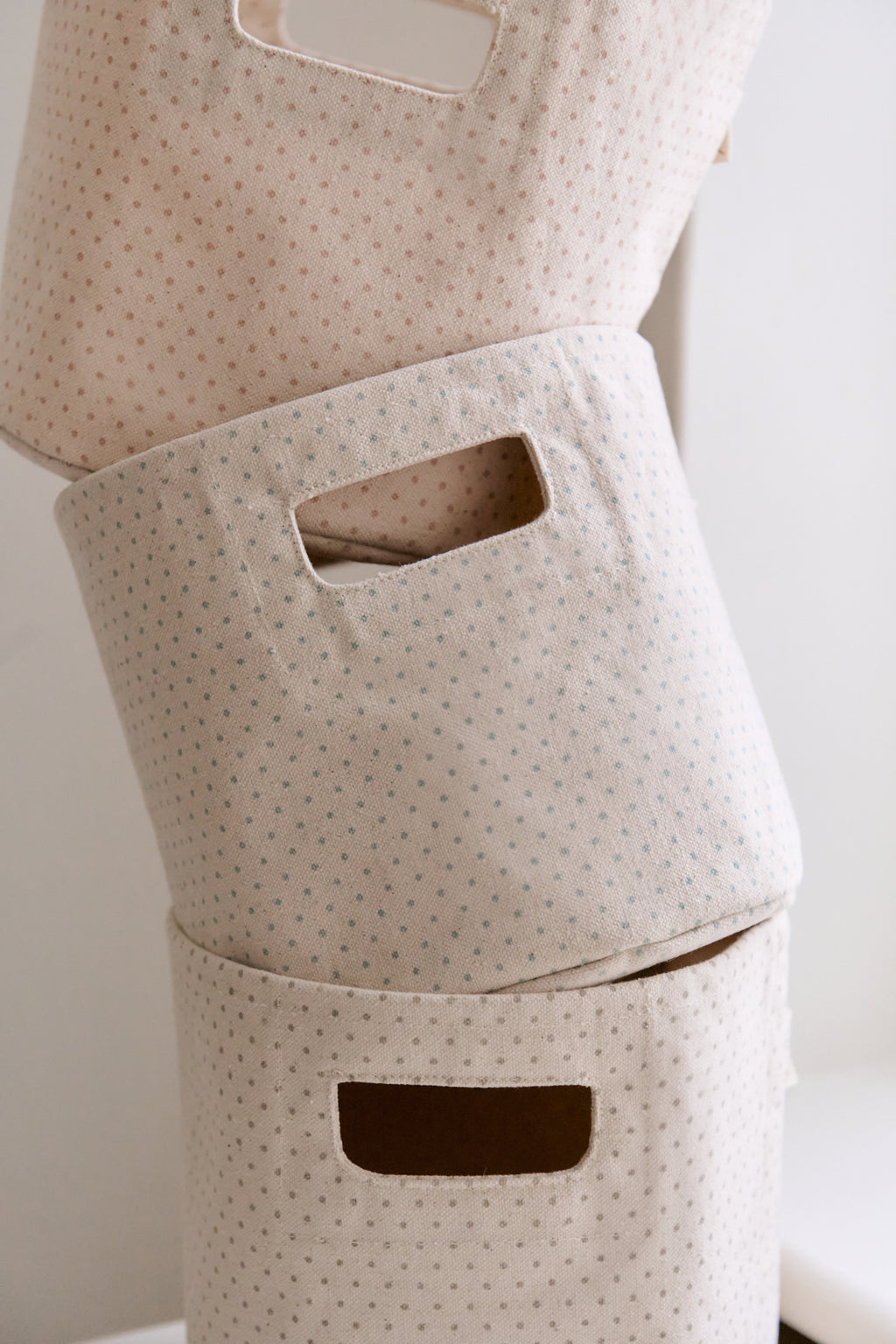 printed basket pint pin dot pebble