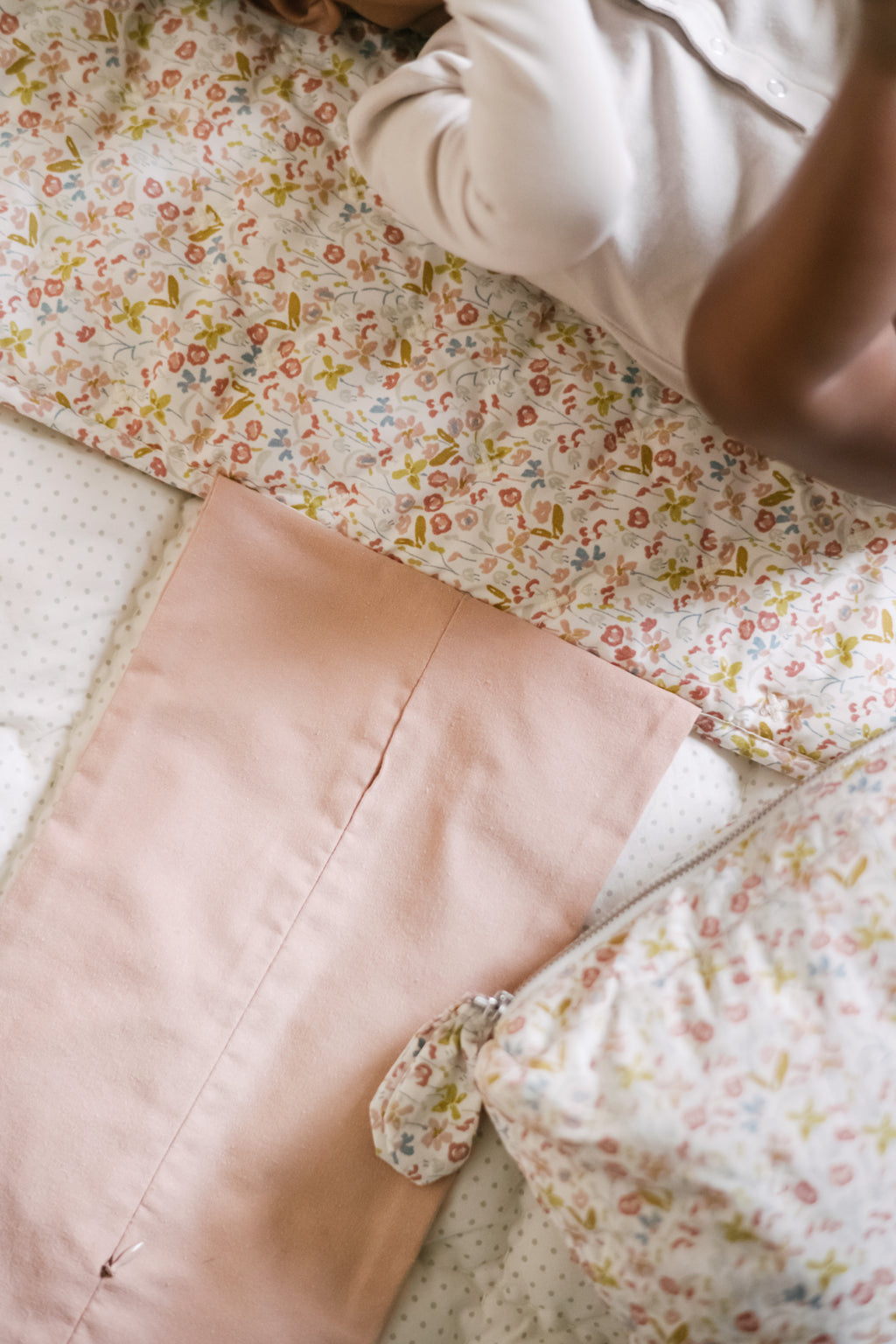 on the go pouch floret