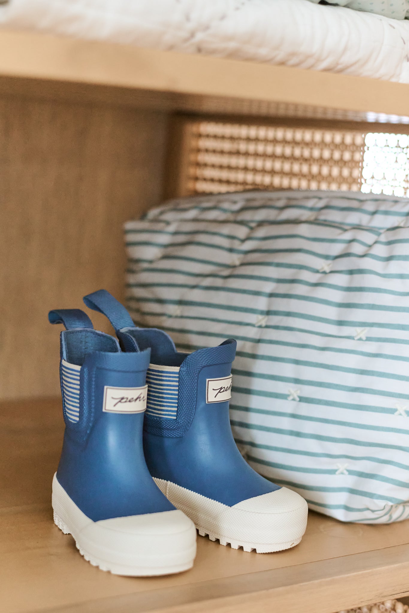 Voyageur Boot - River