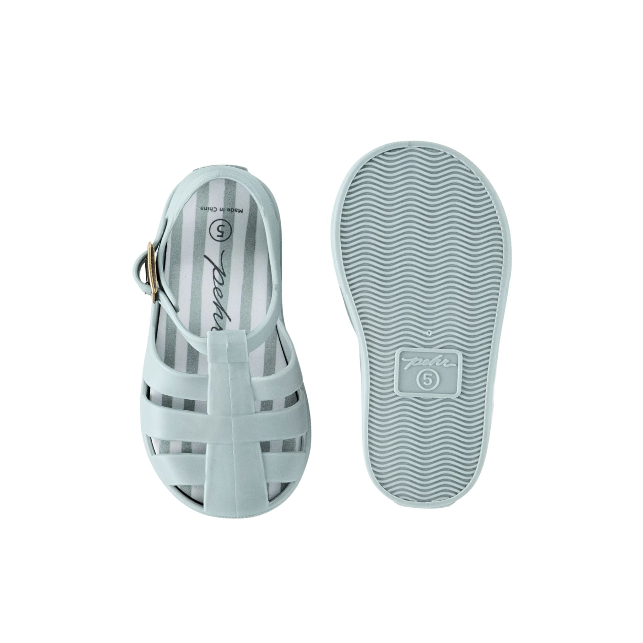 fisherman sandal sea
