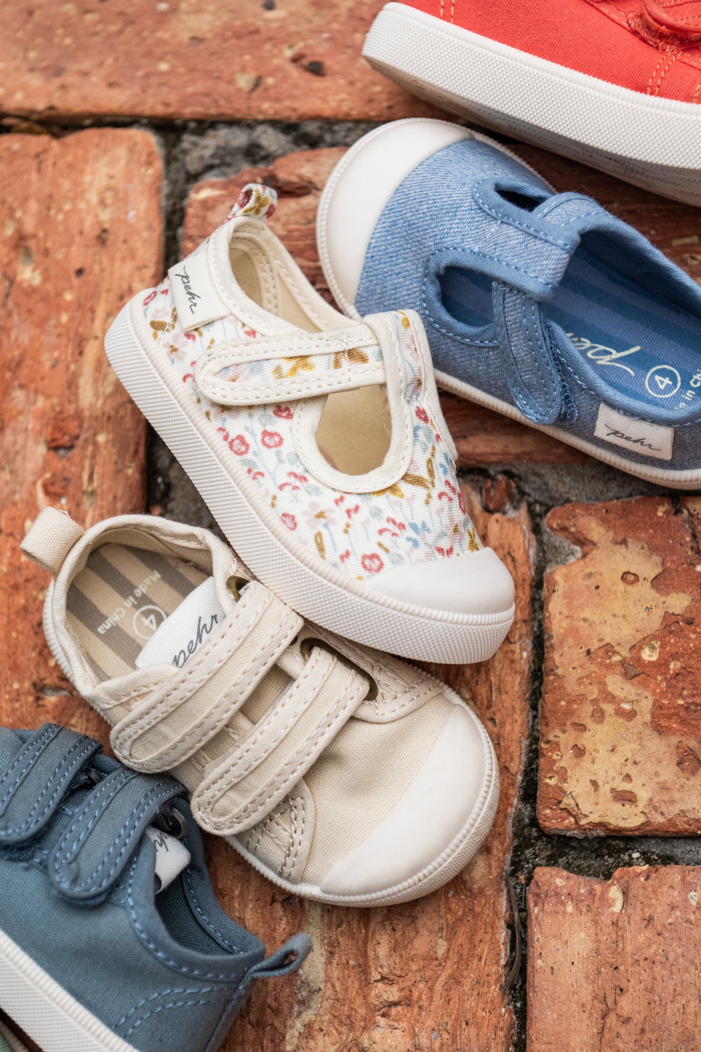 twirl sneaker floret