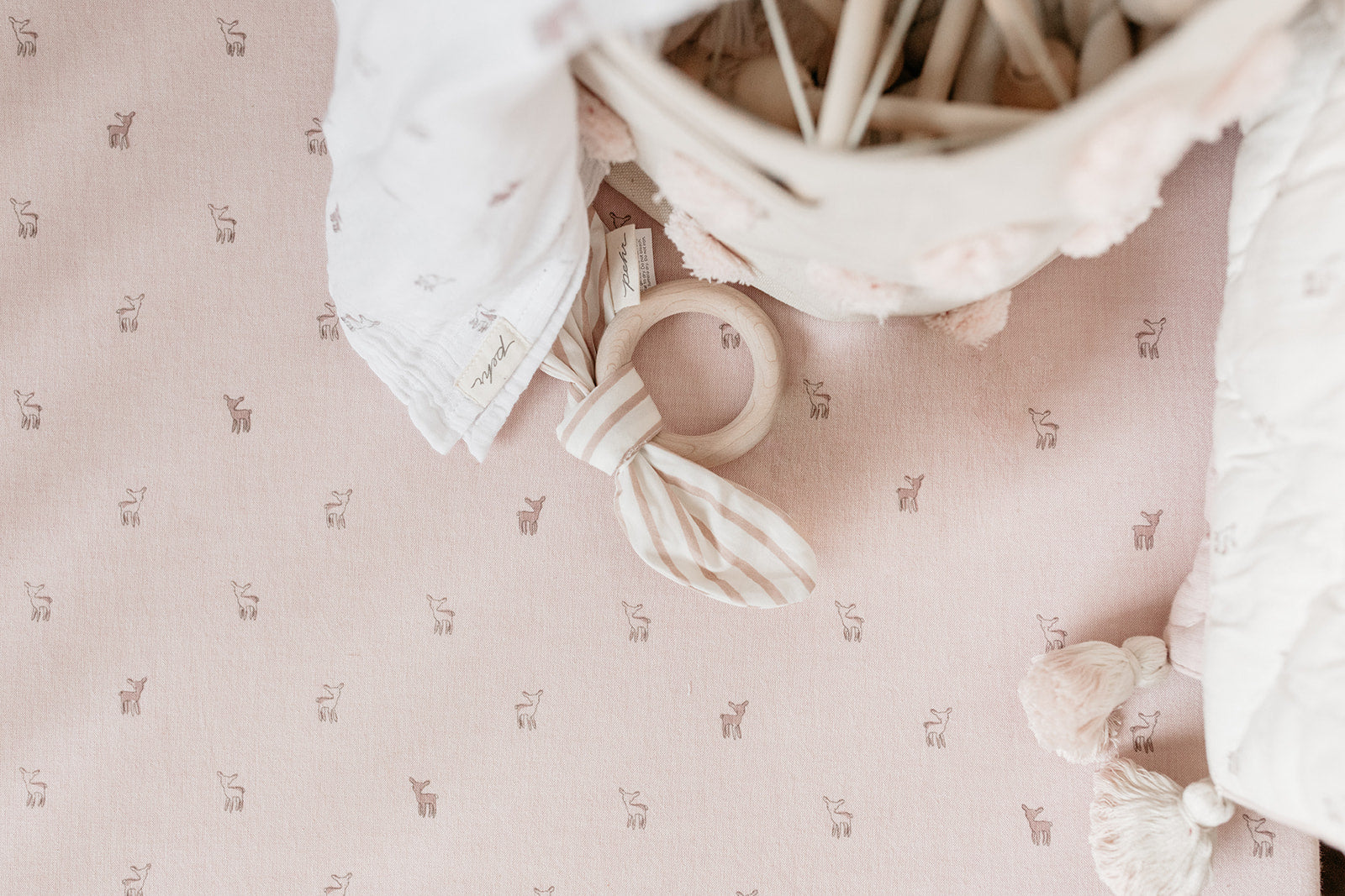 hatchling crib sheet fawn