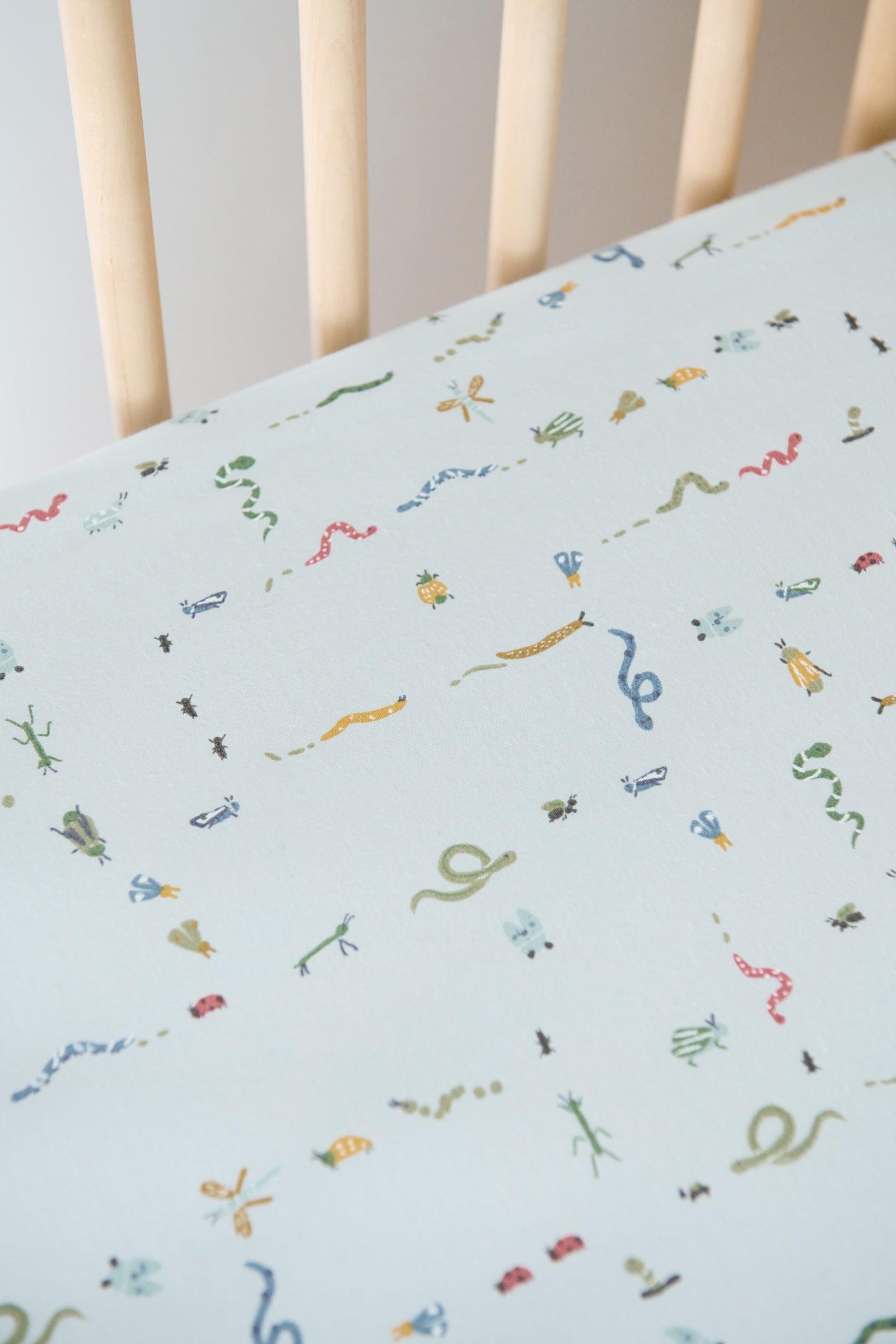 Pehr-Crib Sheet-Crawling Critters-5